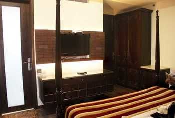 Oyo Premium Rajouri Garden Janta Market New Delhi Exterior photo